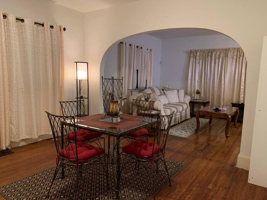 Comfortable 2-Bdrm Spacious Home With Wifi & Patio Indianapolis Kültér fotó