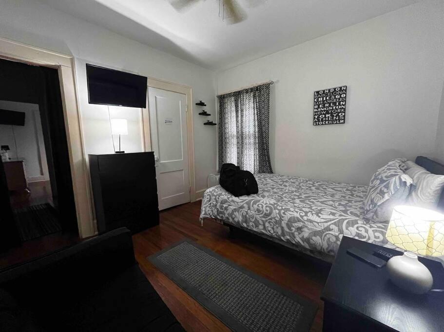 Comfortable 2-Bdrm Spacious Home With Wifi & Patio Indianapolis Kültér fotó