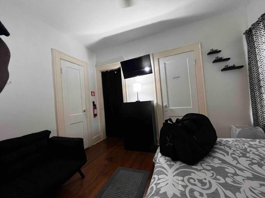 Comfortable 2-Bdrm Spacious Home With Wifi & Patio Indianapolis Kültér fotó