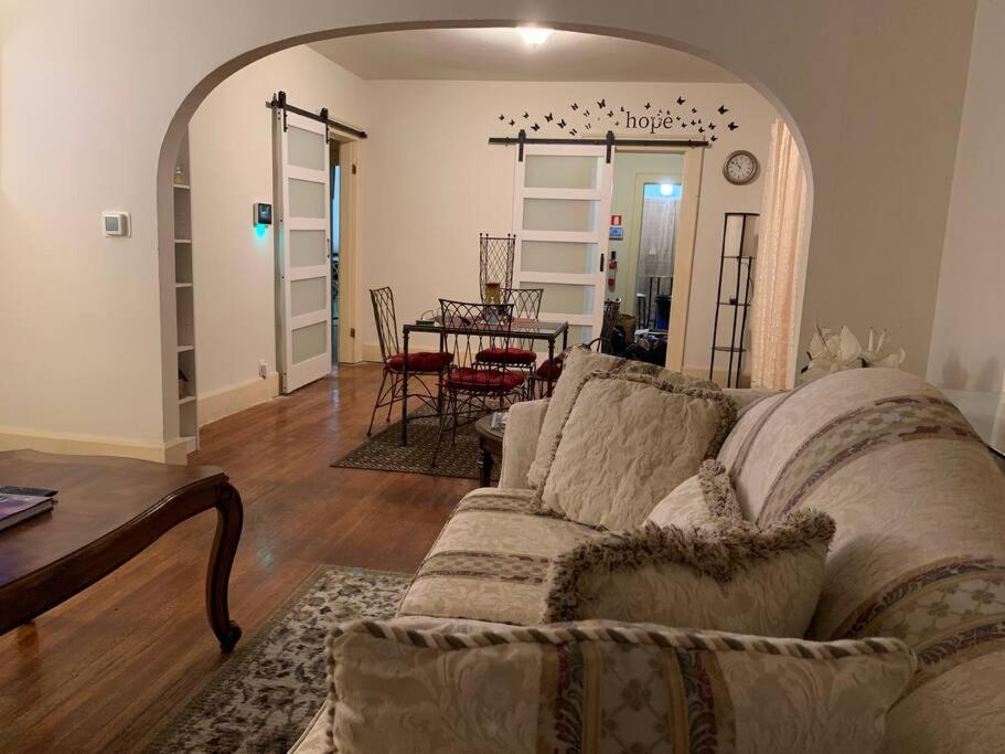 Comfortable 2-Bdrm Spacious Home With Wifi & Patio Indianapolis Kültér fotó